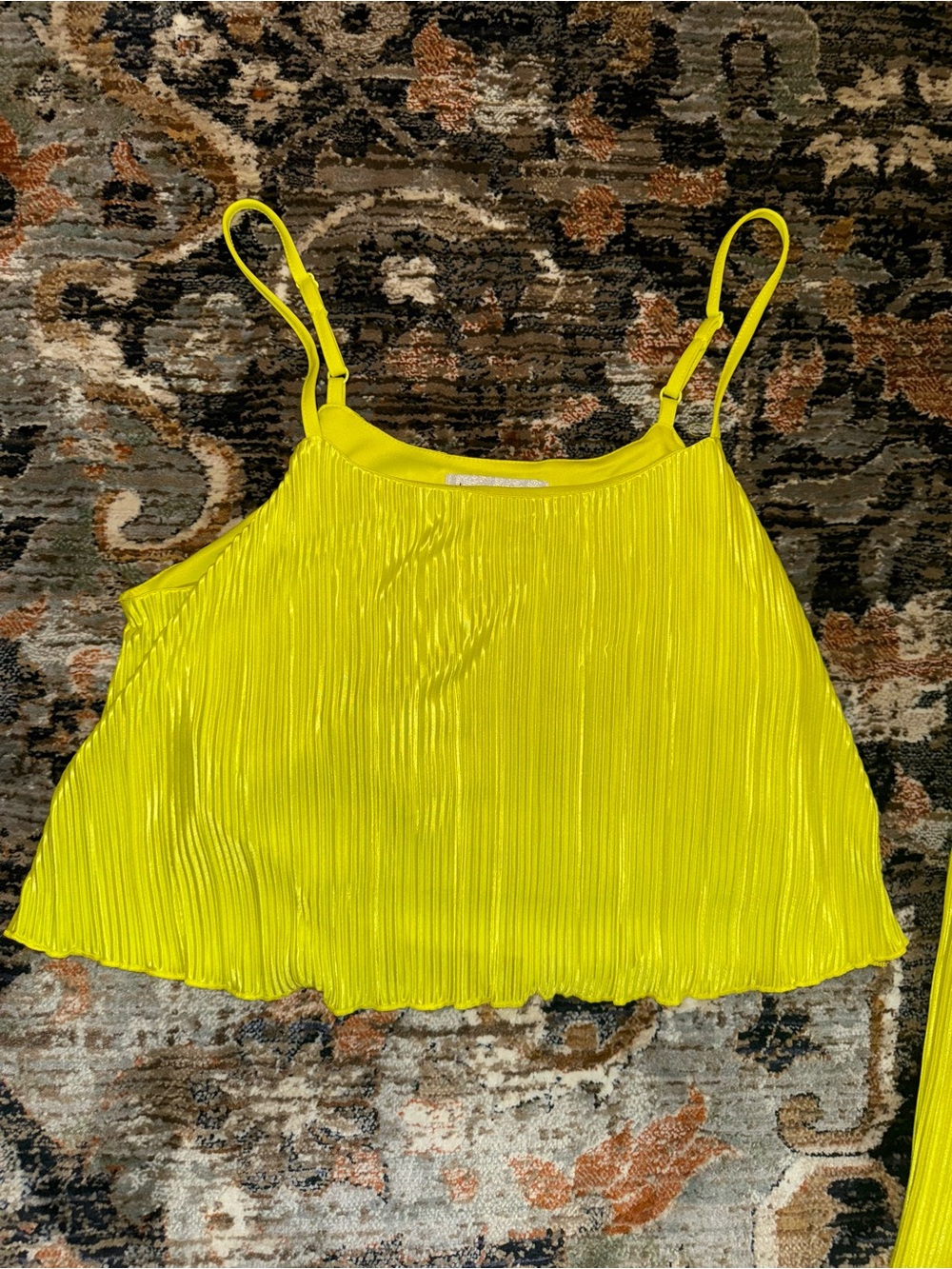 Almost Famous Neon Yellow Pleated Set - Picture 3 of 5